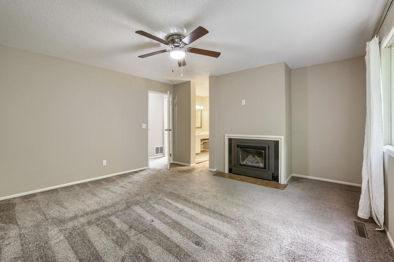 6387 St John's Dr - Web Quality - 023 - 15 Family Room.jpg