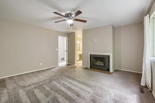 6387 St John's Dr - Web Quality - 023 - 15 Family Room.jpg