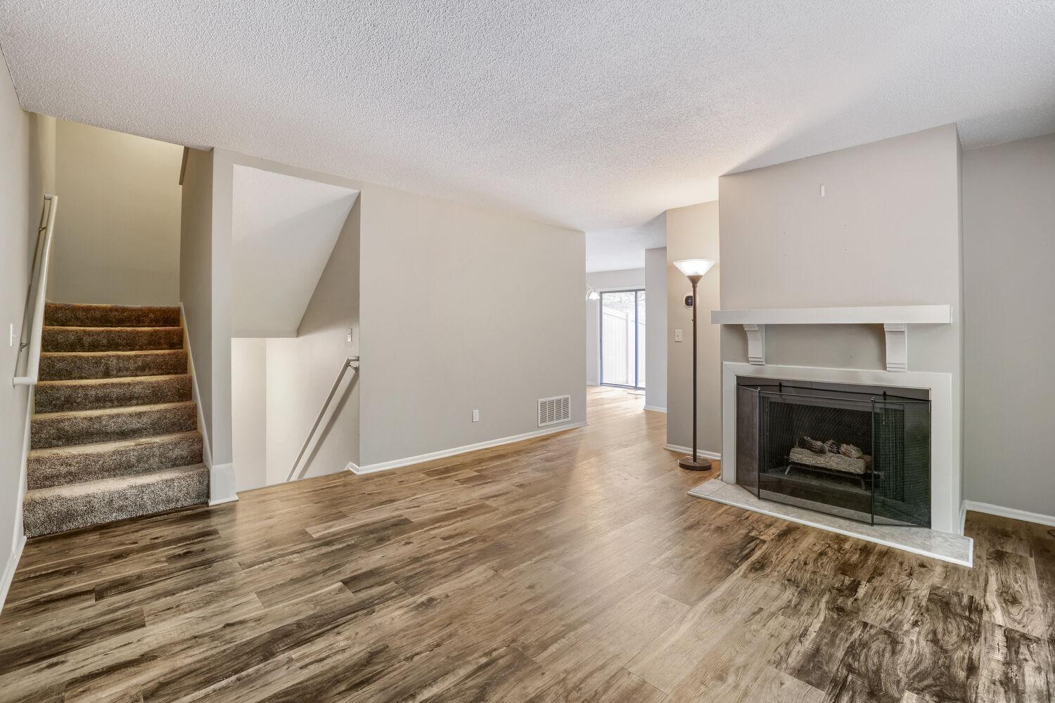 6387 St John's Dr - Web Quality - 016 - 08 Living Room.jpg
