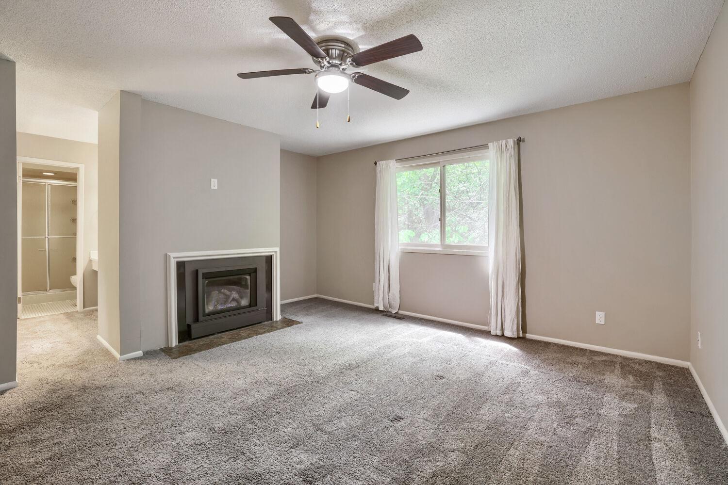 6387 St John's Dr - Web Quality - 024 - 16 Family Room.jpg