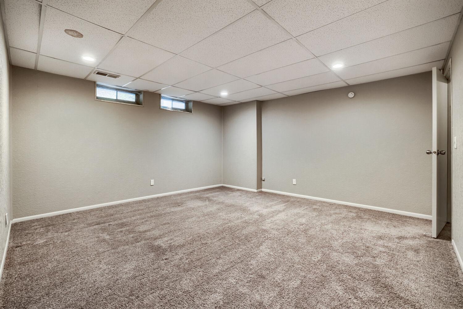 6387 St John's Dr - Web Quality - 025 - 17 Primary Bedroom.jpg
