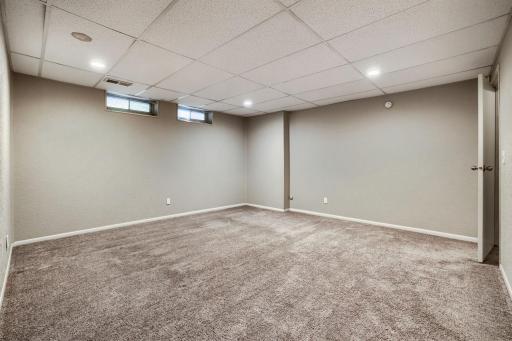 6387 St John's Dr - Web Quality - 025 - 17 Primary Bedroom.jpg