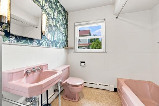 Guest Bath - Vintage