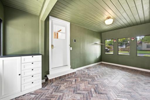 Breezeway - Drop-zone from garage