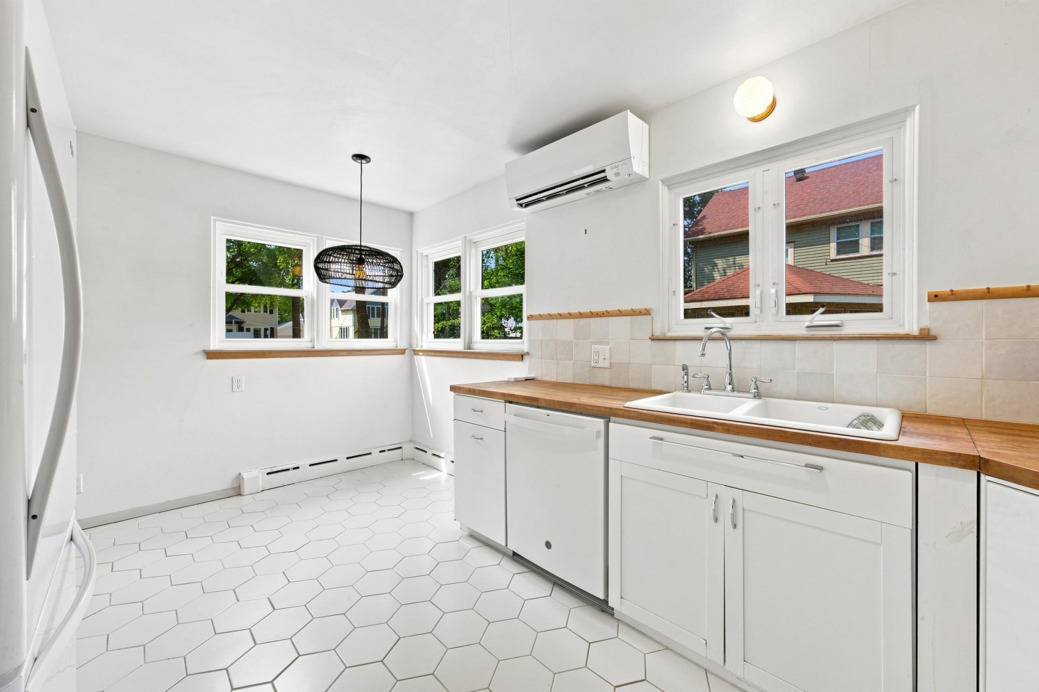 Kitchen - Breakfast nook