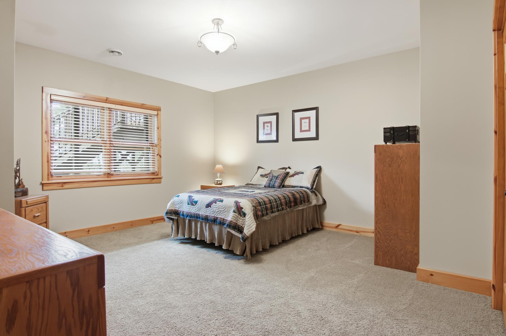 11-UpperLevelBedroom-3-1-jpg.jpg