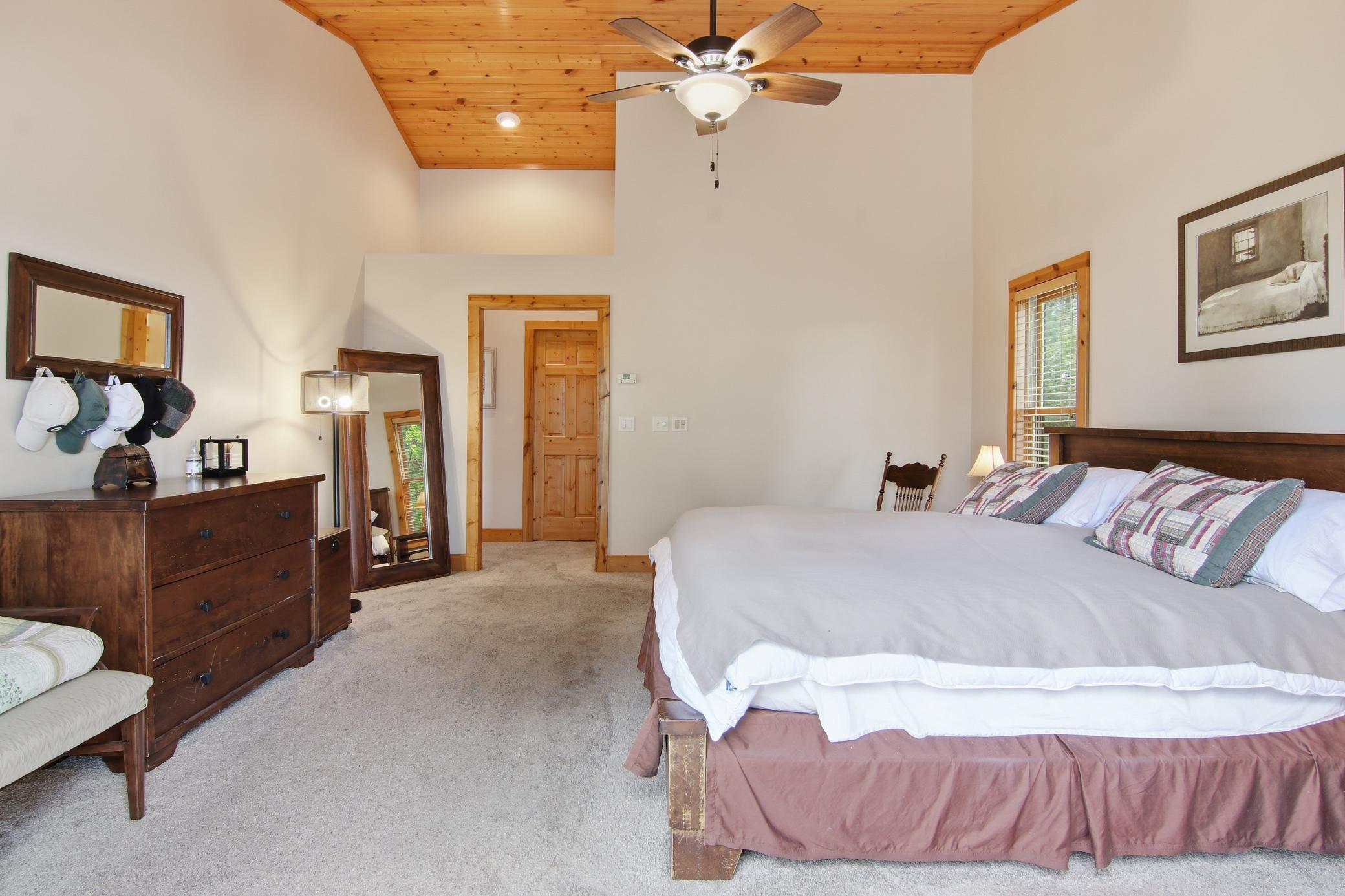 11-UpperLevelBedroom-1-2-jpg.jpg