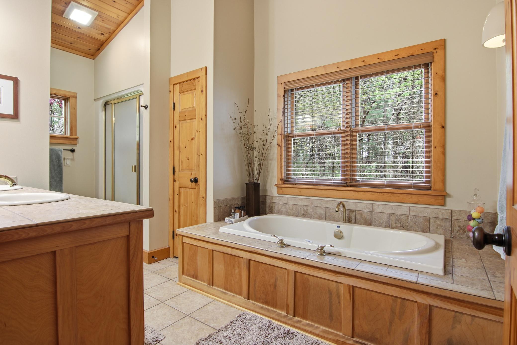 12B-Bathroom-1-jpg.jpg