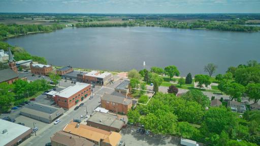 Winsted, MN 55395