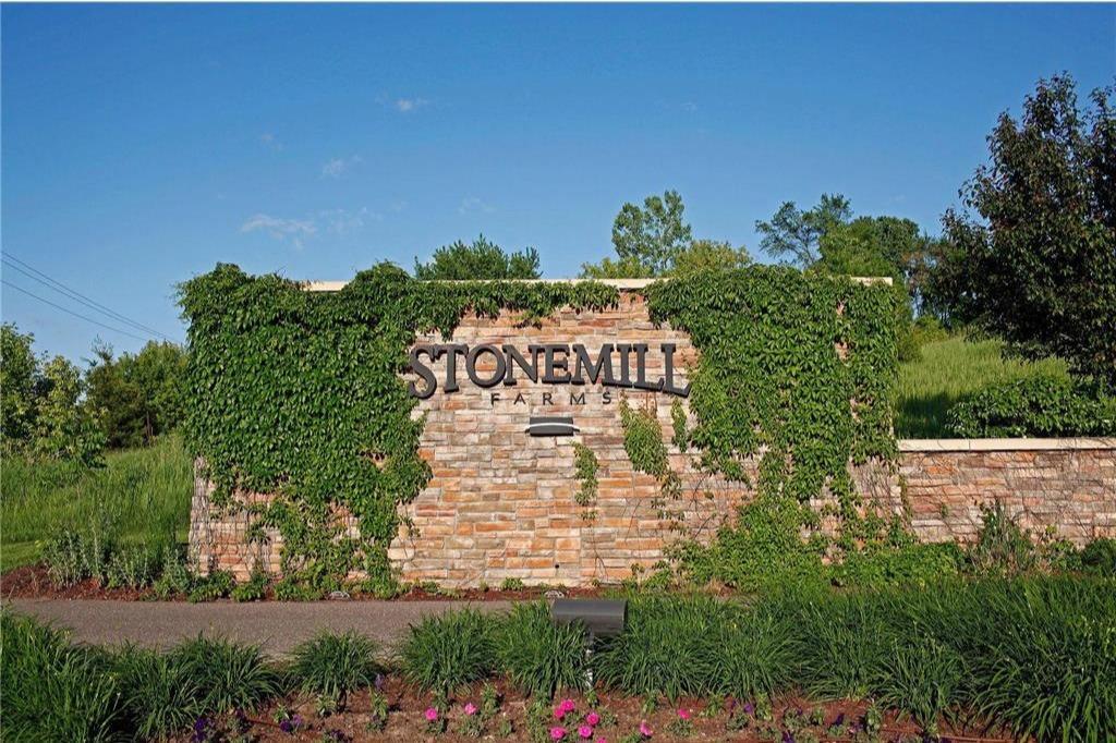This impressive entrance is just the beginning. Stonemill Farms was designed from the ground up to create a true sense of community.