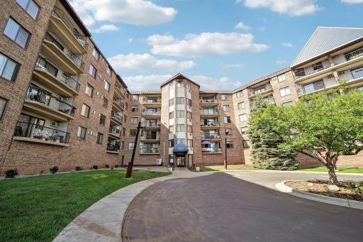 2601 Kenzie Terrace, 318, Minneapolis, MN 55418