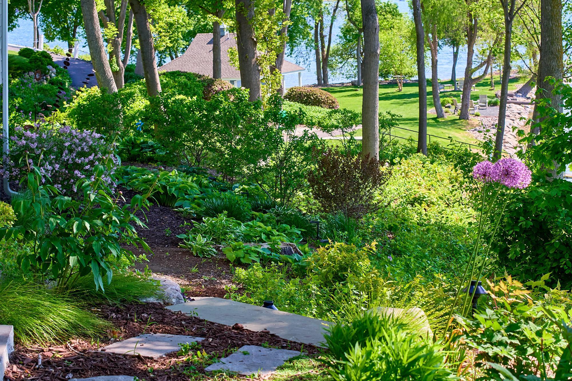 Relaxed elegance in this planned perennail garden