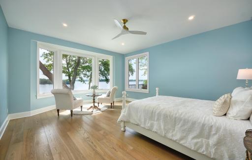 Spacious Main floor Primary Suite - Bay Window Lake Views