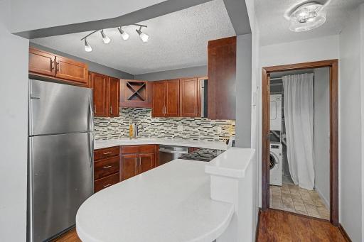 2030 Ridge Drive, 32, Minneapolis, MN 55416