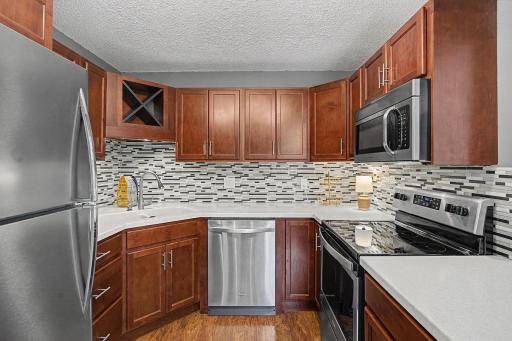 2030 Ridge Drive, 32, Minneapolis, MN 55416