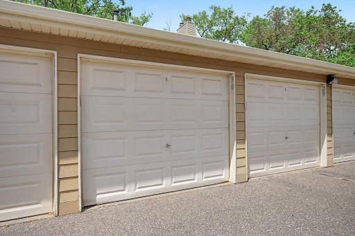 2030 Ridge Drive, 32, Minneapolis, MN 55416