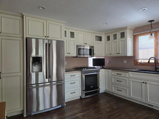 Photo for 8213 Pleasant View Court, Mounds View, MN 55112 - listing #7080411 8213 Pleasant View Court, Mounds View, MN 55112