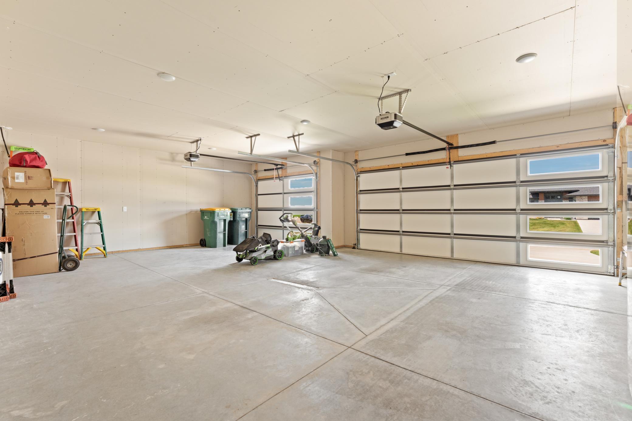 3 Stall Garage