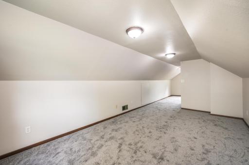 714 3rd Street N, Saint James, MN 56081