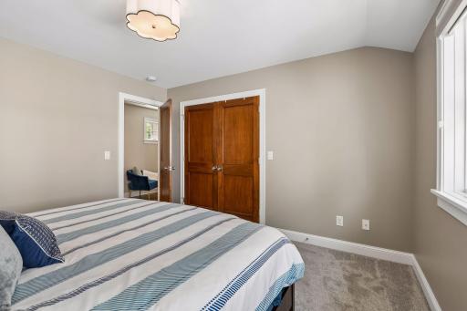 5913 Kellogg Avenue, Edina, MN 55424