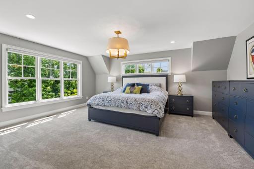 5913 Kellogg Avenue, Edina, MN 55424