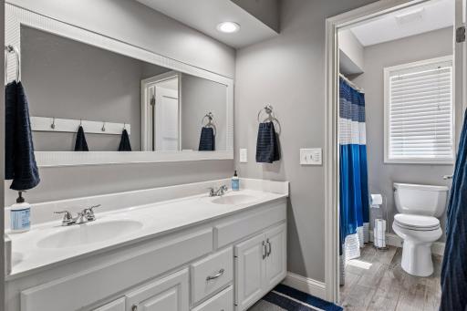6365 Oxbow Bend, Chanhassen, MN 55317