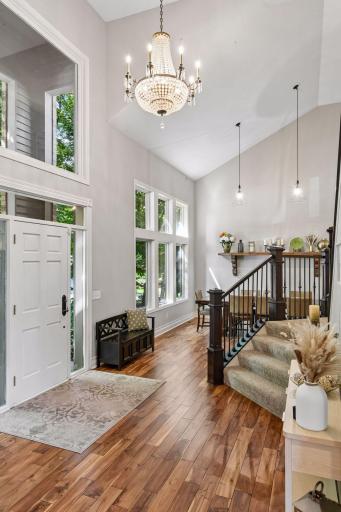 6365 Oxbow Bend, Chanhassen, MN 55317