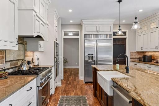 6365 Oxbow Bend, Chanhassen, MN 55317