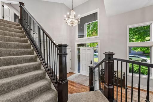 6365 Oxbow Bend, Chanhassen, MN 55317