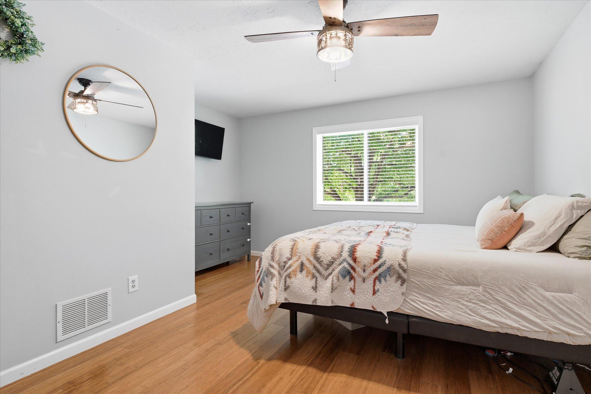 17-14319 Shore Ln NE [3046662]- 017.jpg