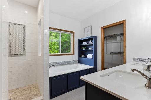 9655 Barton Trail, Inver Grove Heights, MN 55077