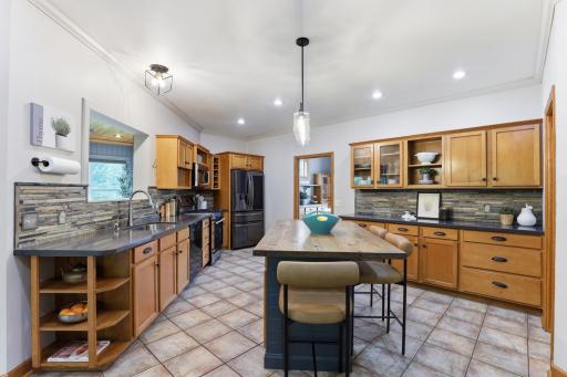 9655 Barton Trail, Inver Grove Heights, MN 55077