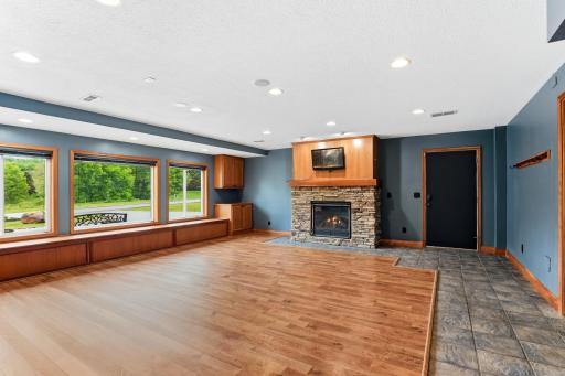 9655 Barton Trail, Inver Grove Heights, MN 55077