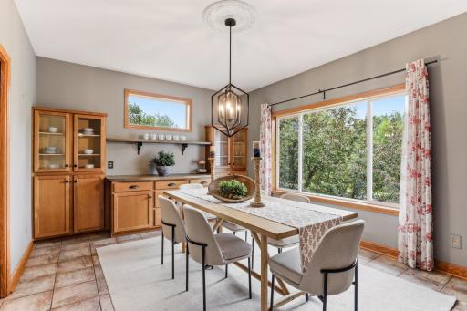 9655 Barton Trail, Inver Grove Heights, MN 55077