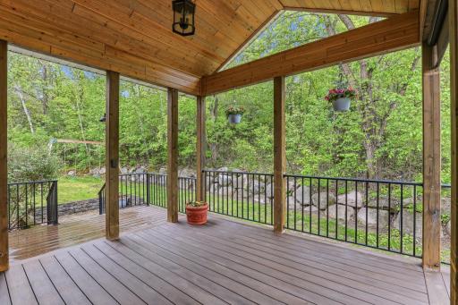 9655 Barton Trail, Inver Grove Heights, MN 55077
