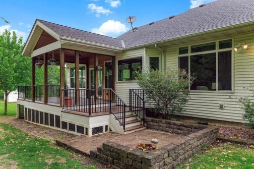9655 Barton Trail, Inver Grove Heights, MN 55077