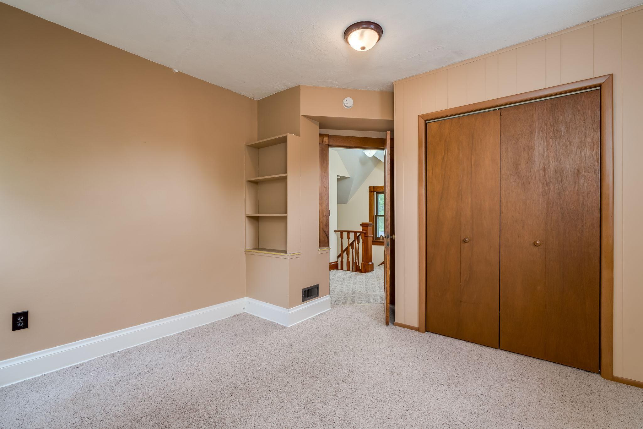 28-web-or-mls-303-broadway-st.jpg