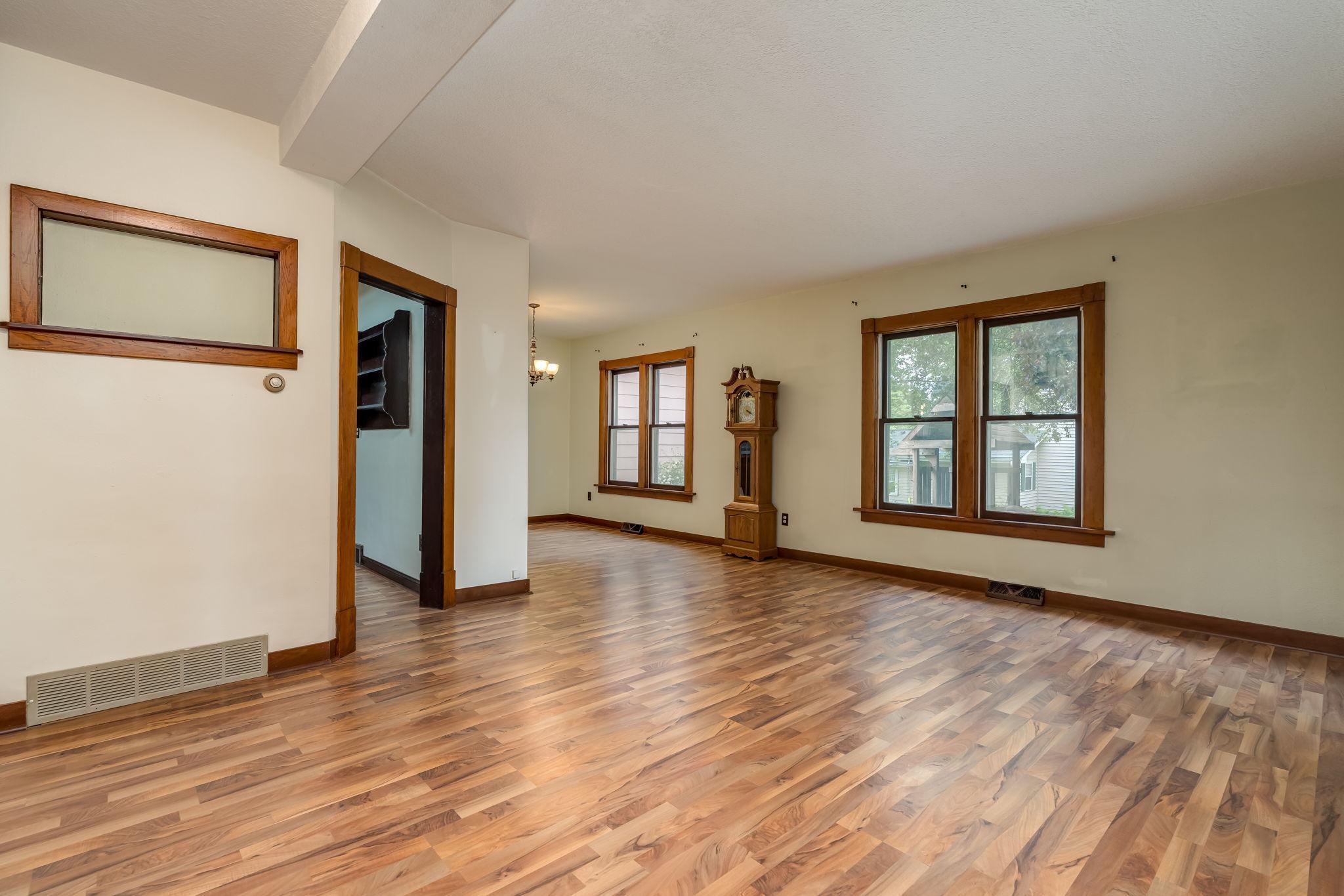 8-web-or-mls-303-broadway-st.jpg