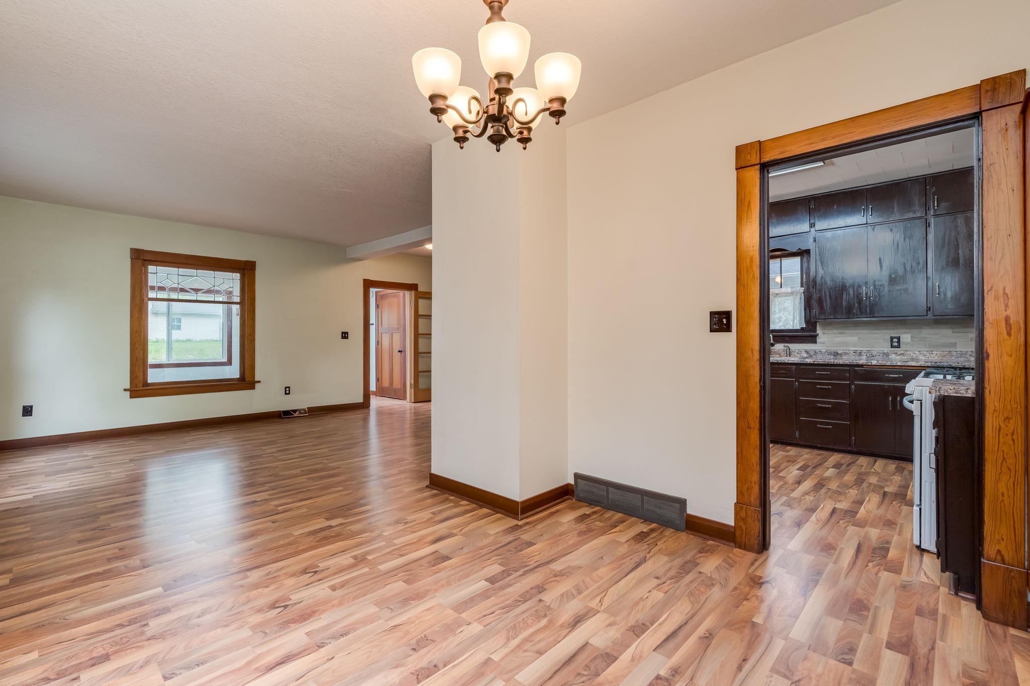 13-web-or-mls-303-broadway-st.jpg