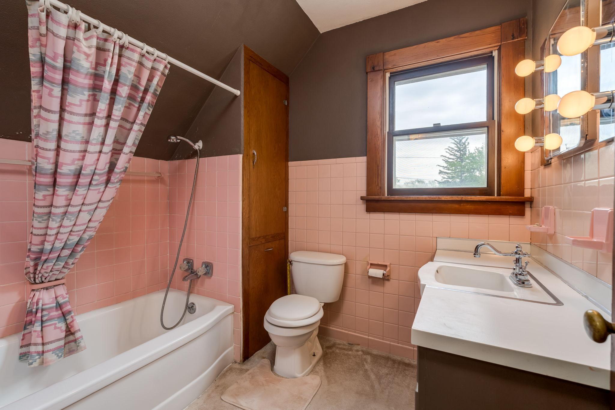 29-web-or-mls-303-broadway-st.jpg
