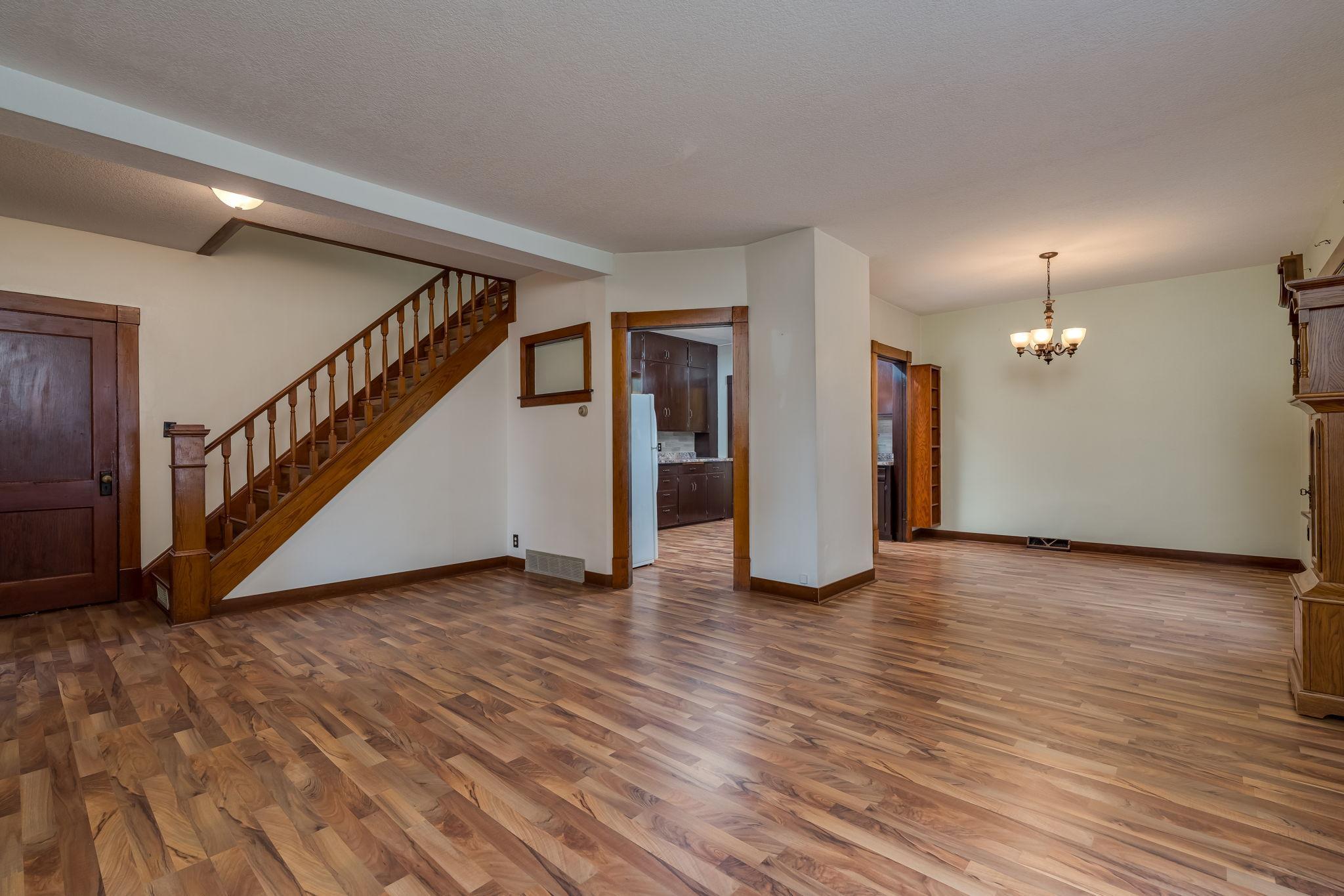 10-web-or-mls-303-broadway-st.jpg