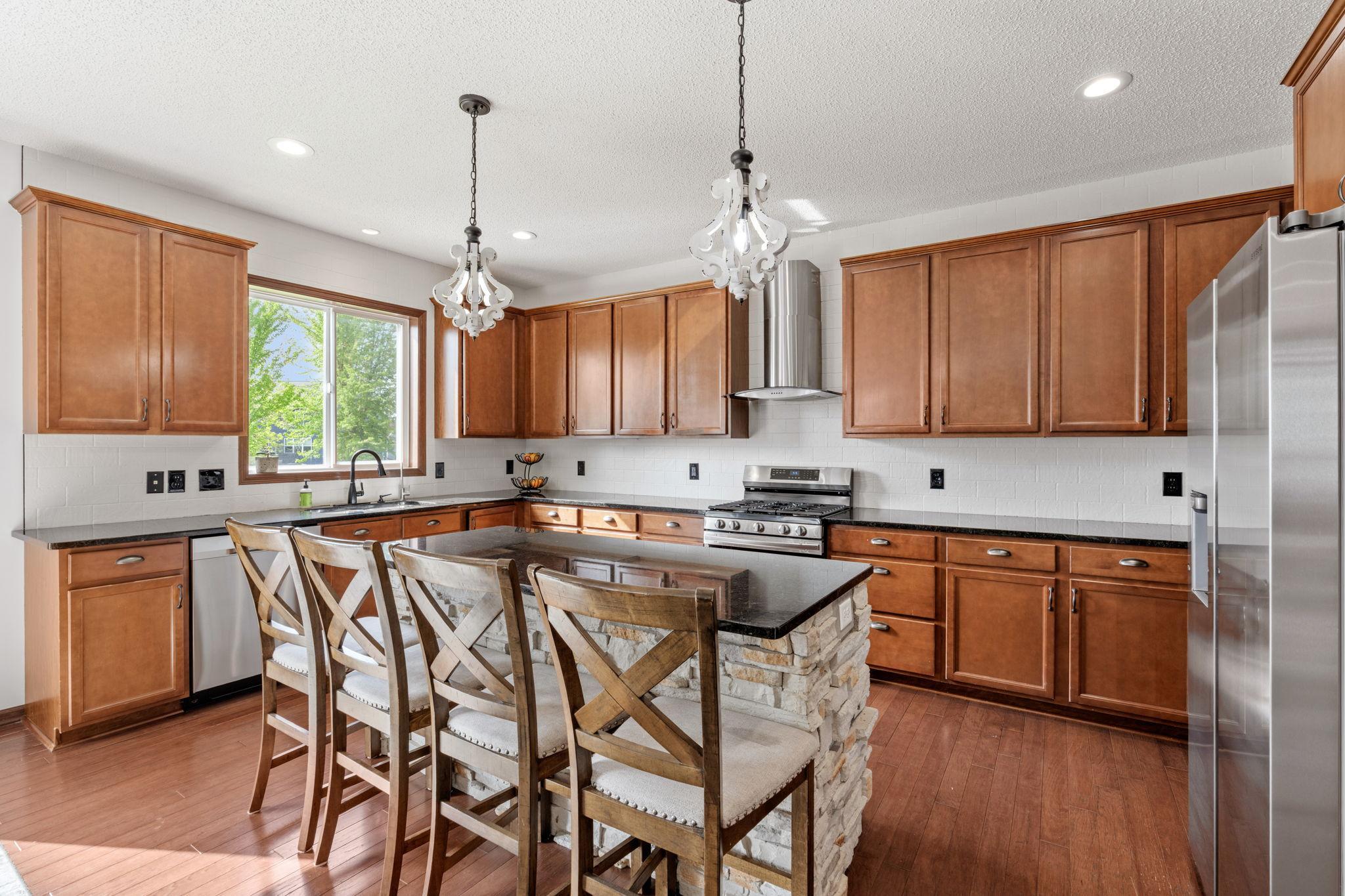 Eat-In Kitchen