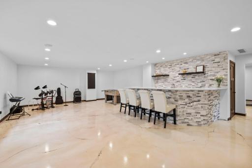 16685 Judicial Road, Lakeville, MN 55044