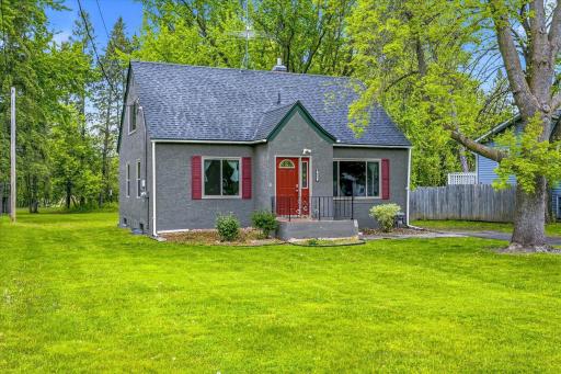 432 2nd Street SE, Braham, MN 55006