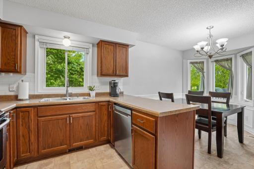 15-web-or-mls-Magnolia Ln N-S2205-015.jpg