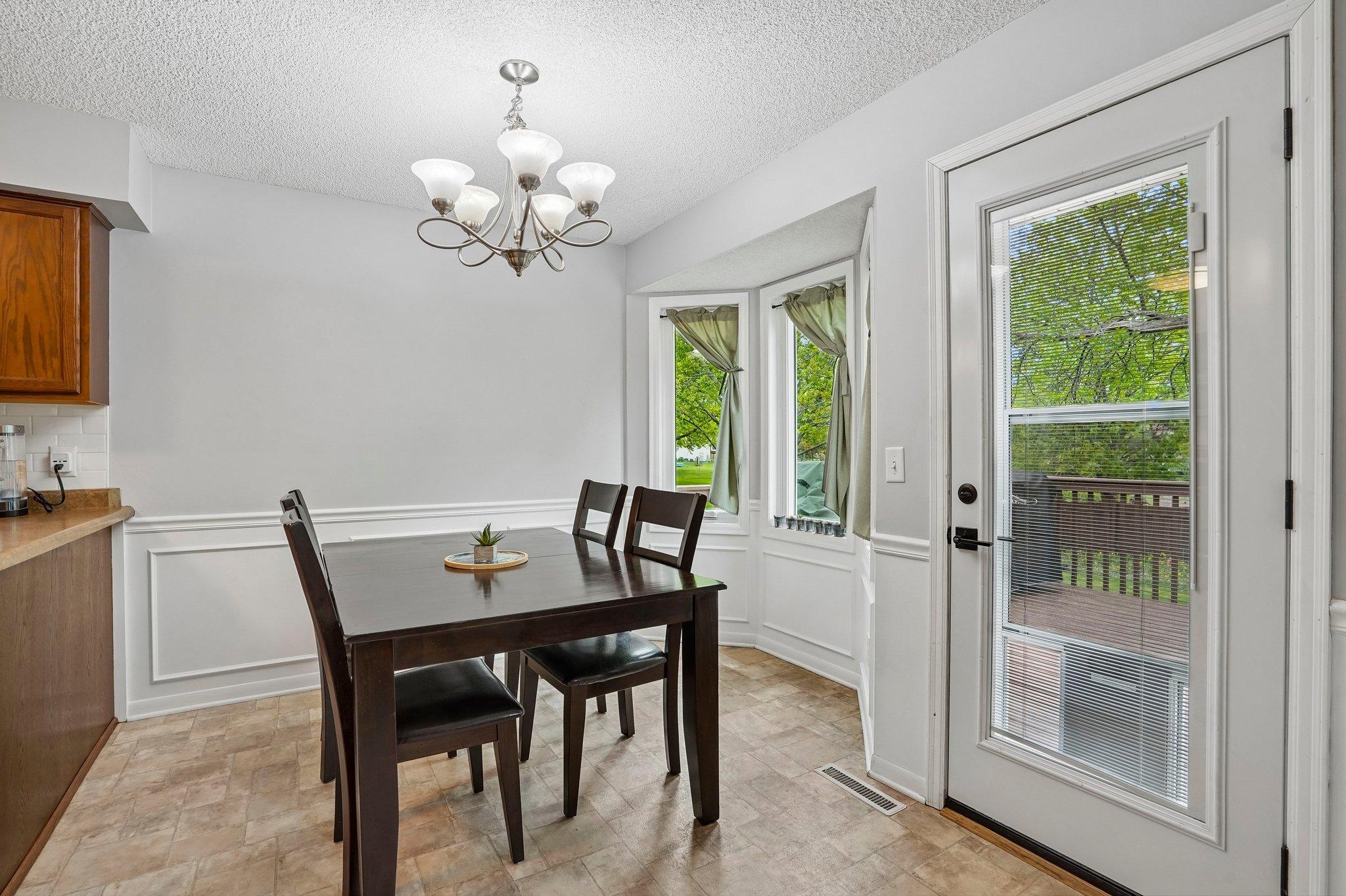 14-web-or-mls-Magnolia Ln N-S2205-014.jpg