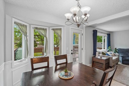 12-web-or-mls-Magnolia Ln N-S2205-012.jpg