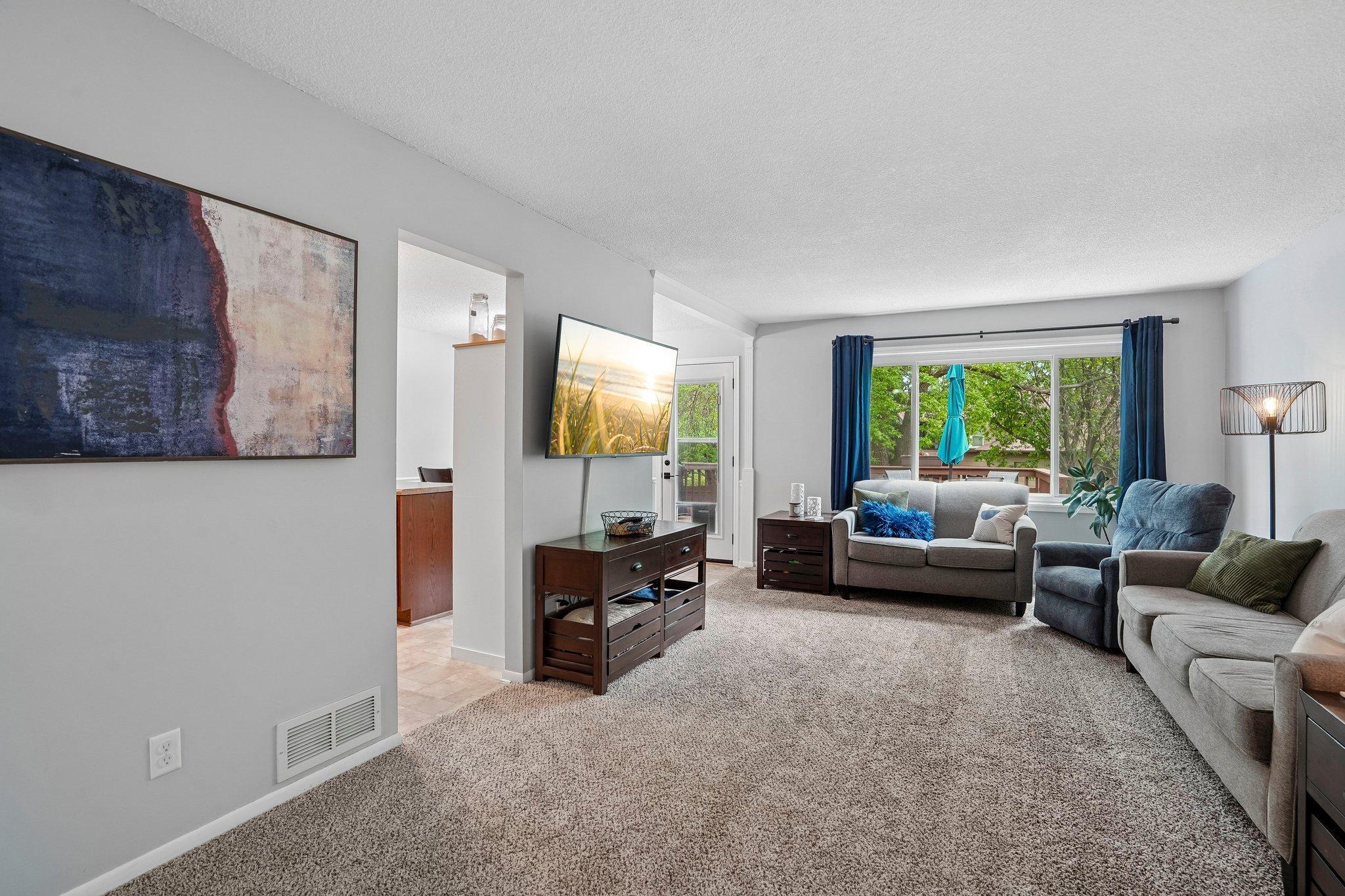 8-web-or-mls-Magnolia Ln N-S2205-008.jpg