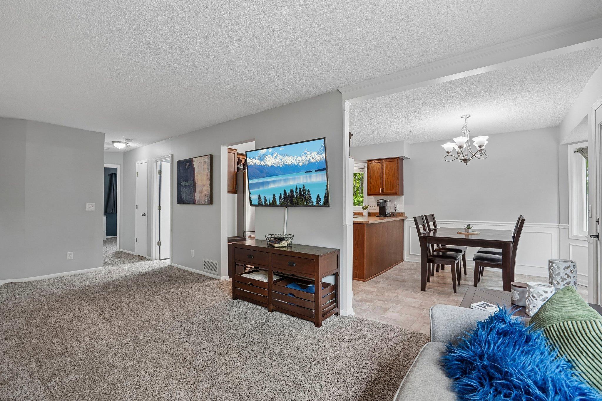10-web-or-mls-Magnolia Ln N-S2205-010.jpg