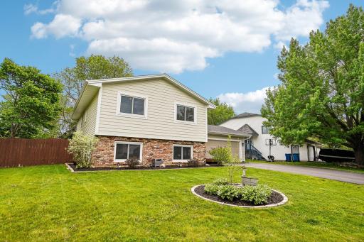 9040 Magnolia Lane N, Maple Grove, MN 55369